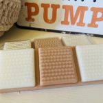 Cosy cabin knit style snap bar