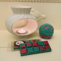 Misrule lushy snap bar