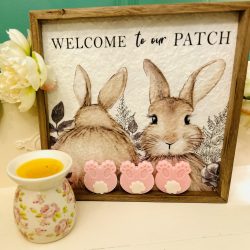 Lenny Pink tulip and white jasmine bunny butt