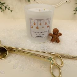 gingerbread candle  approx 220g
