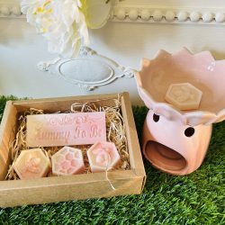 "Mummy to be” wax melt gift box